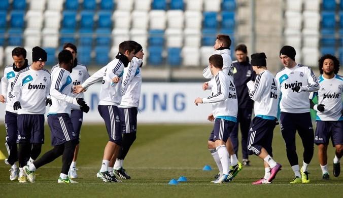 罗马诺：国米冬窗和夏窗的引援重点将是后卫和门将（罗马诺：国米冬夏转会首要目标锁定后卫与门将）