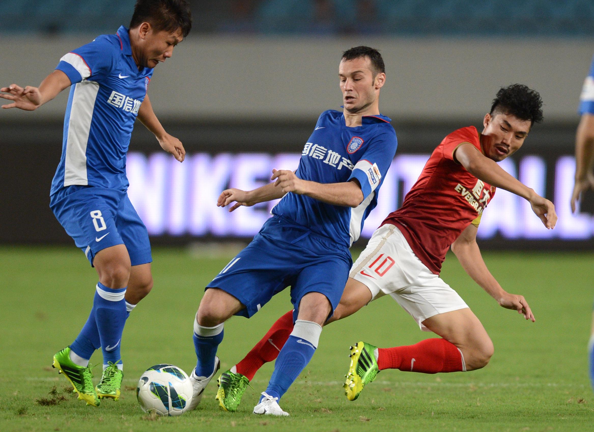 再见伊森！火箭、开拓者酝酿4换1交易，2米03前锋空降休斯顿（火箭与开拓者酝酿4换1：2米03前锋空降休城，伊森或告别球队）