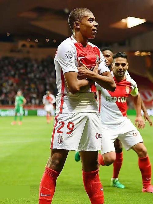 孔蒂：除了点球以外，我不记得小米林科维奇还有任何扑救（孔蒂：除点球外，我想不起来小米林科维奇还有过一次扑救）