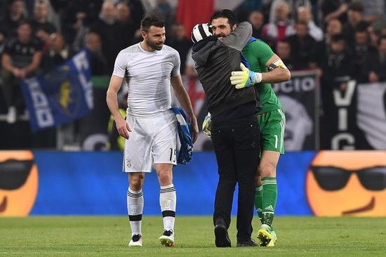 球迷：我们都在见证他的成长（球迷：他的成长，我们一起见证）