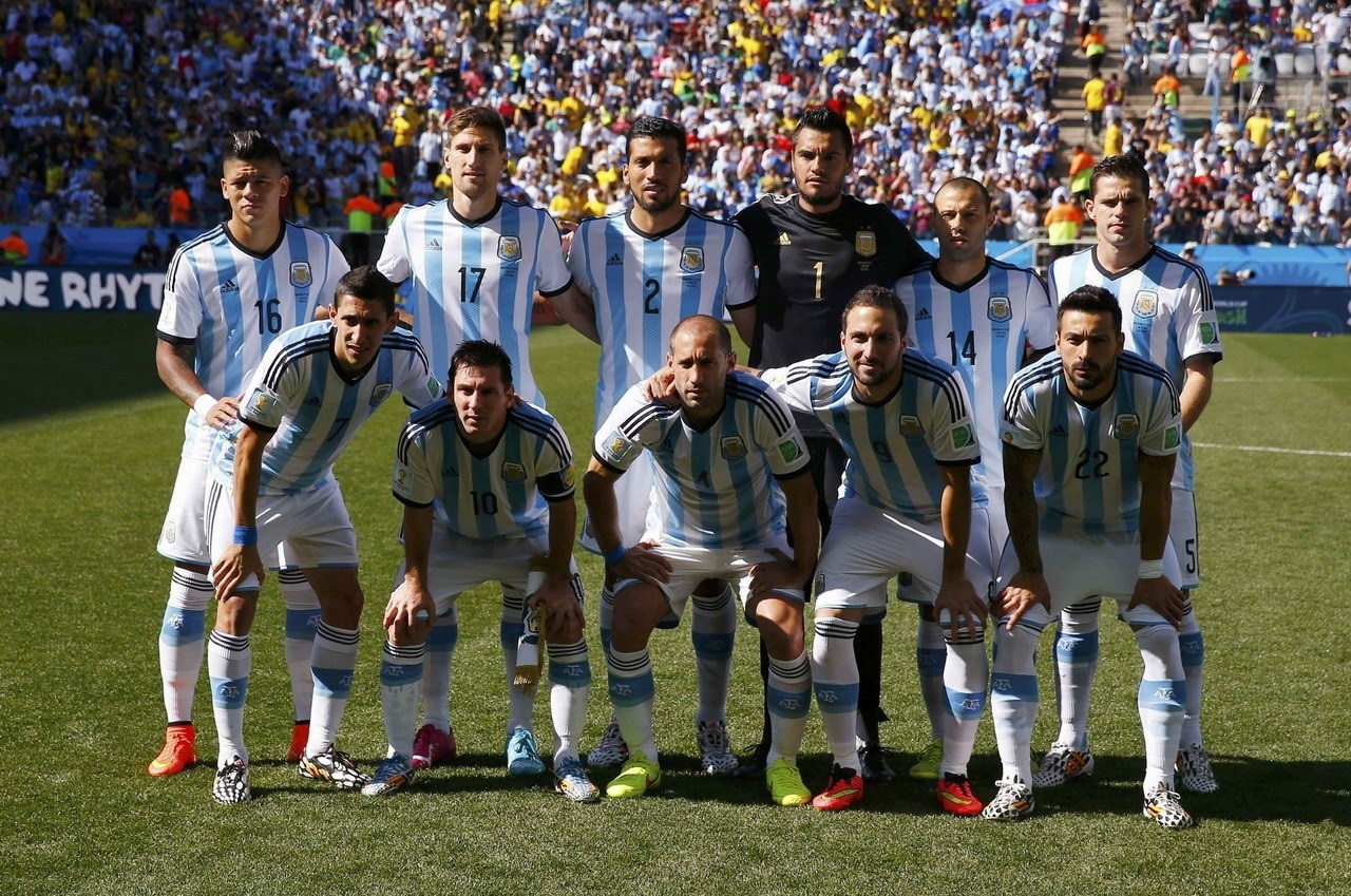 巴萨近10次面对马竞7胜1平2负占优，22-24年取得5连胜（巴萨近10战马竞7胜1平2负占优，2022-2024年豪取五连胜）